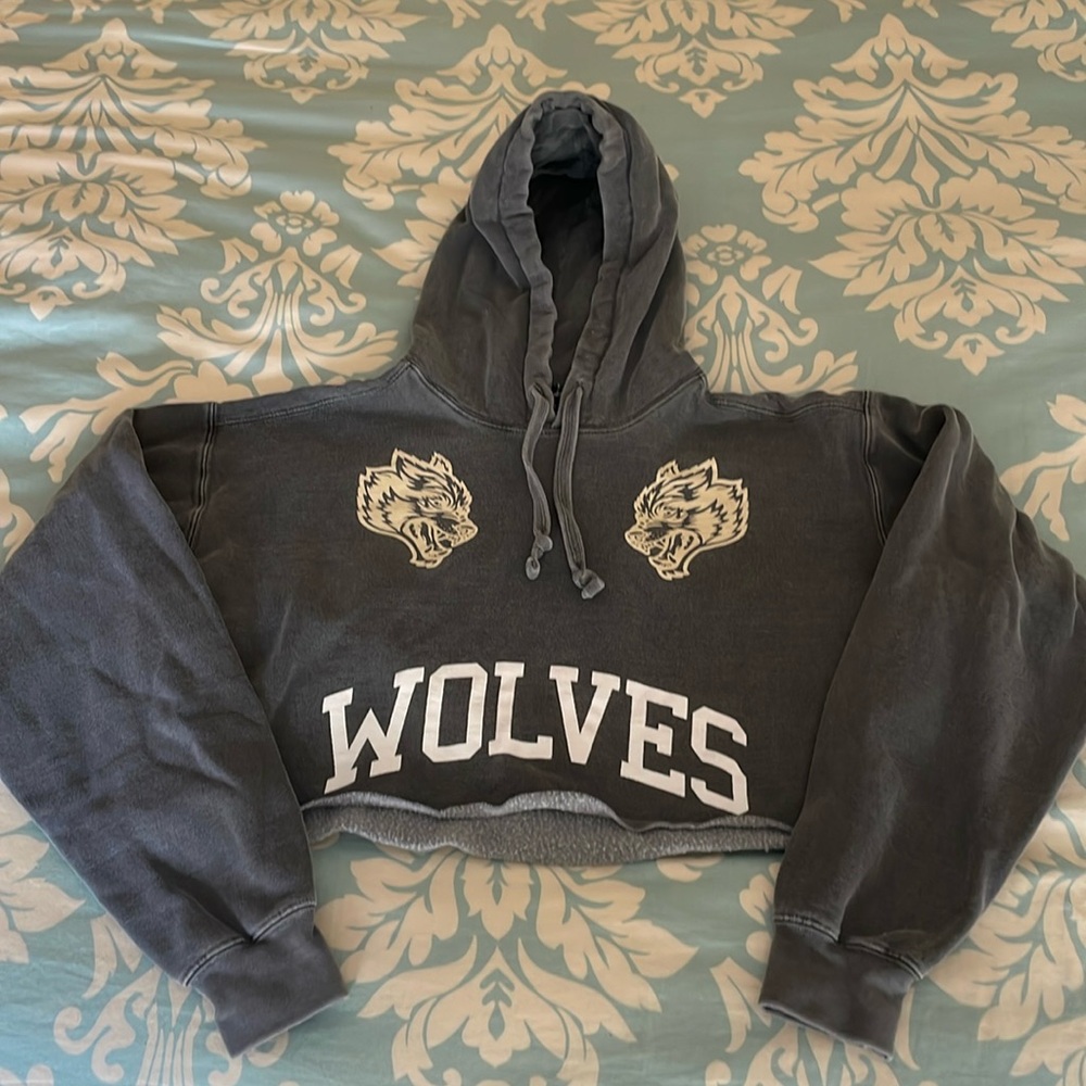 Darc Sport cropped hoodie wolves size medium
